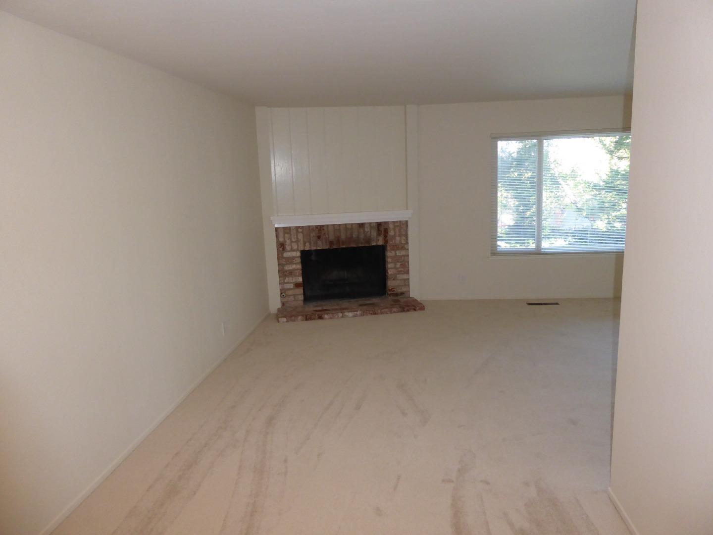 Detail Gallery Image 4 of 23 For 34 Havenridge Ct, San Mateo,  CA 94402 - 3 Beds | 2/1 Baths