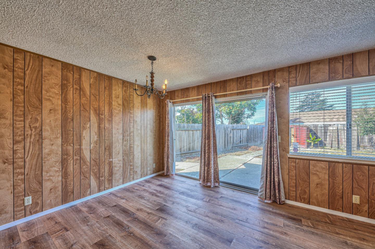 Detail Gallery Image 7 of 31 For 985 Stokes Way, Salinas,  CA 93907 - 3 Beds | 2 Baths