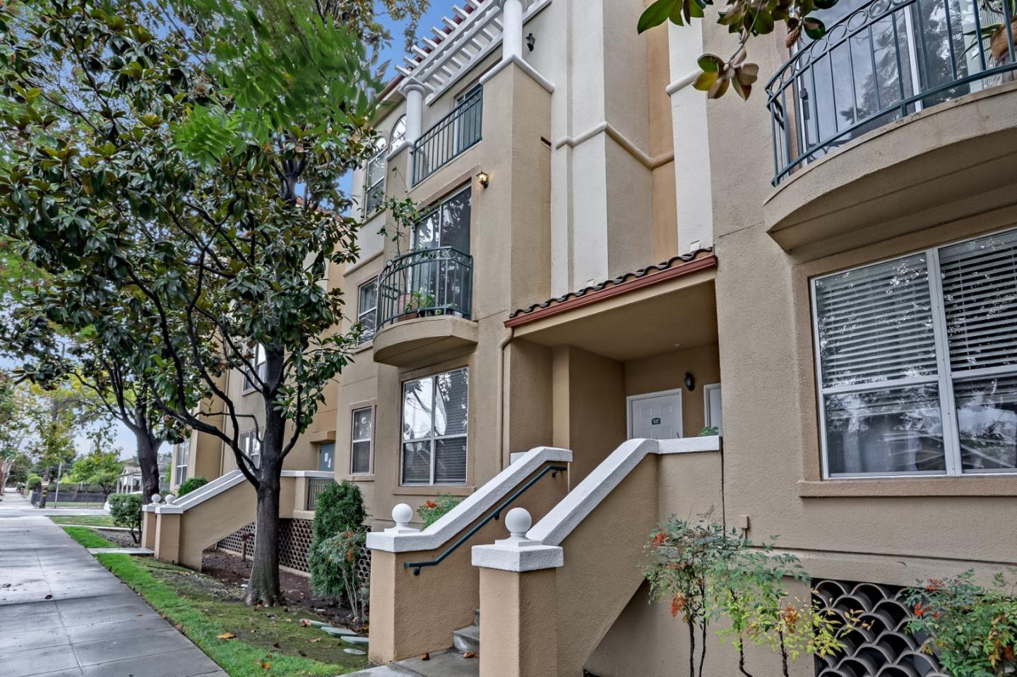 Detail Gallery Image 1 of 1 For 951 S 12th St #109,  San Jose,  CA 95112 - 2 Beds | 2 Baths