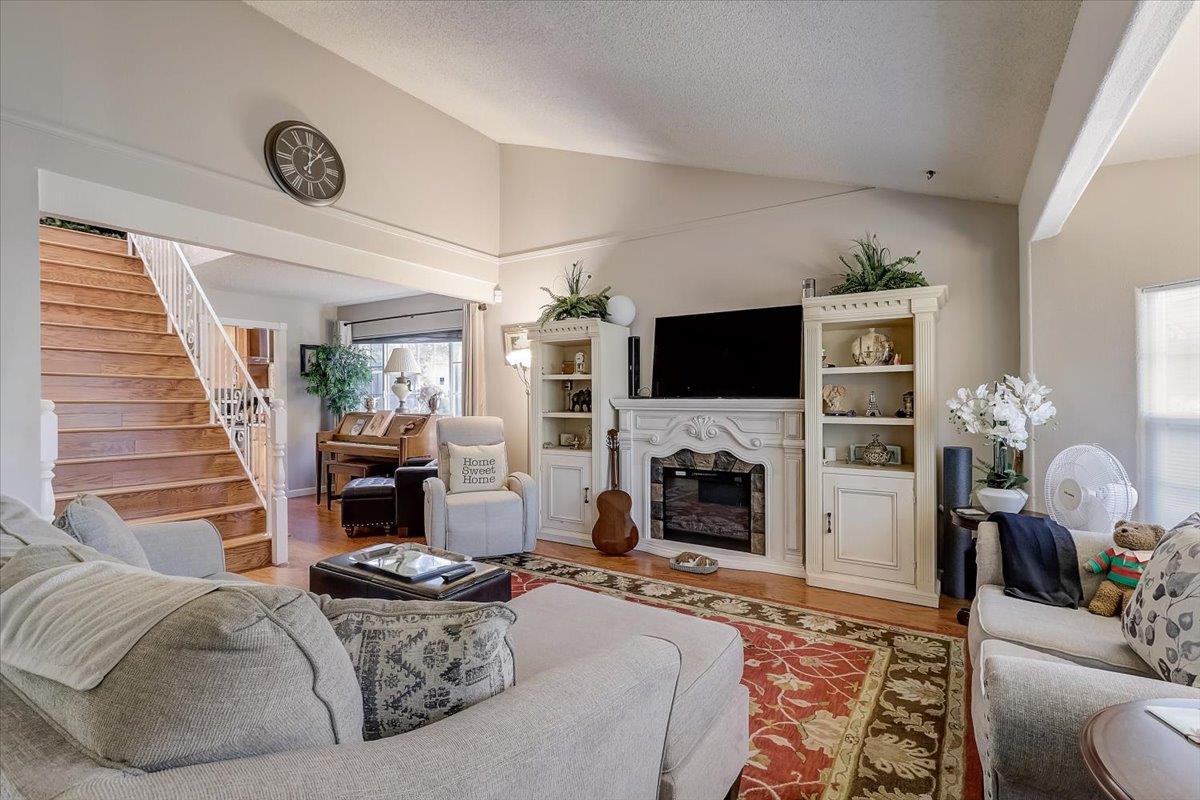 Detail Gallery Image 11 of 69 For 1930 Avenida De Las Rosas, Santa Clara,  CA 95054 - 4 Beds | 2 Baths