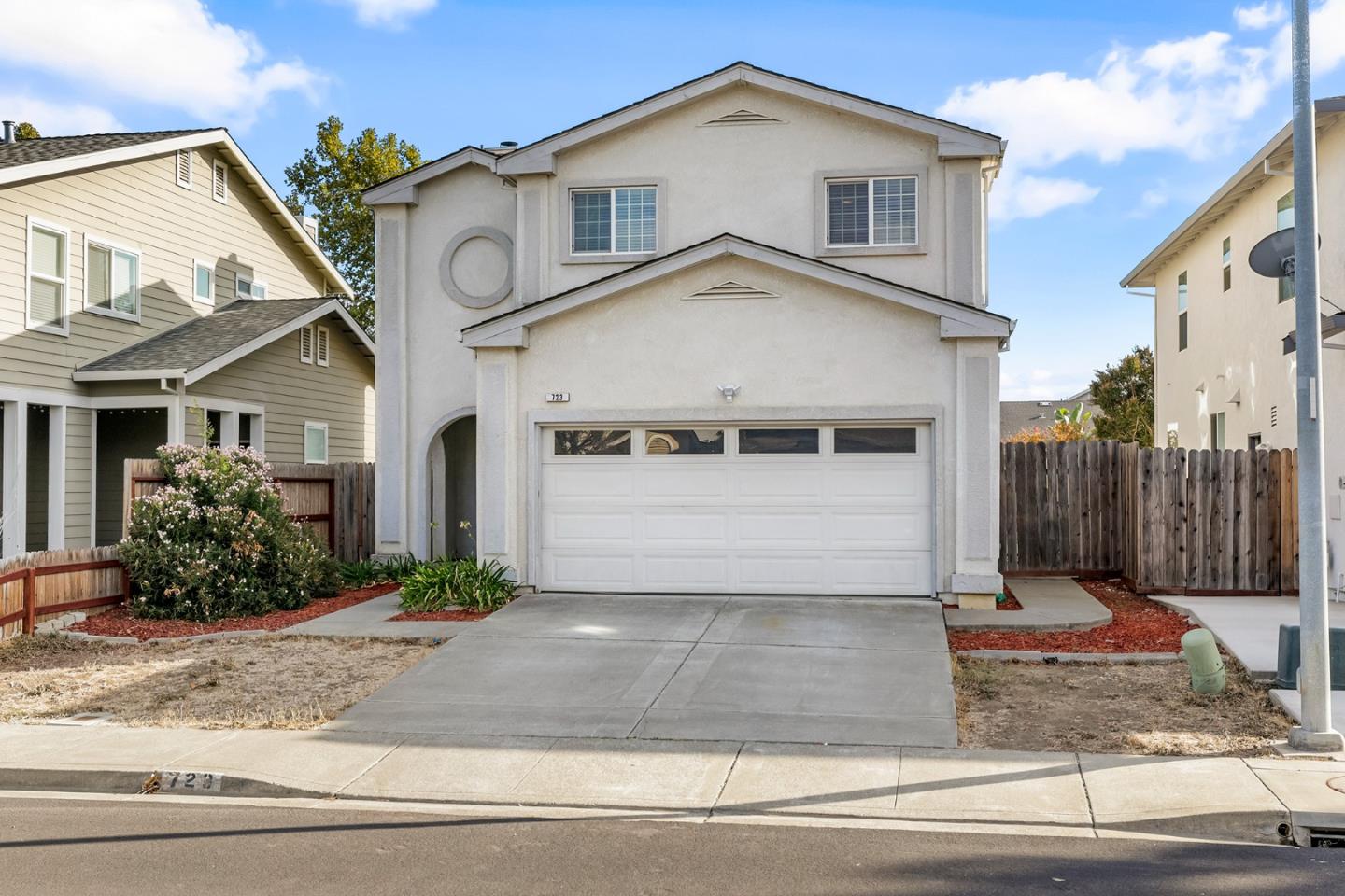 Detail Gallery Image 1 of 1 For 723 Chateau Cir, Vacaville,  CA 95687 - 3 Beds | 2/1 Baths