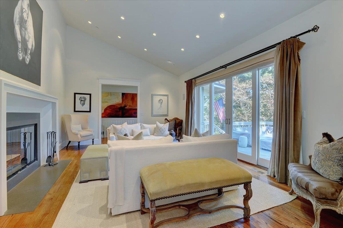 Detail Gallery Image 13 of 66 For 1077 Portola Rd, Portola Valley,  CA 94028 - 5 Beds | 3/1 Baths