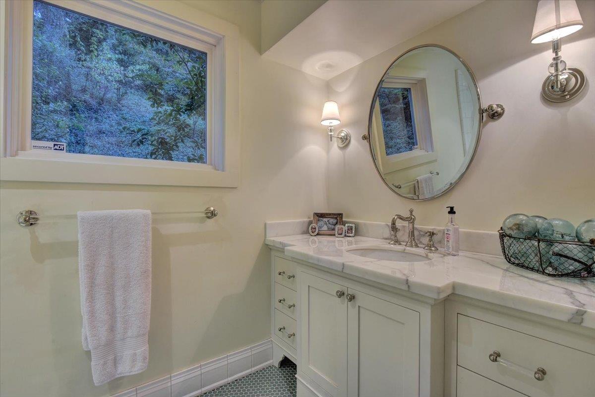Detail Gallery Image 44 of 66 For 1077 Portola Rd, Portola Valley,  CA 94028 - 5 Beds | 3/1 Baths