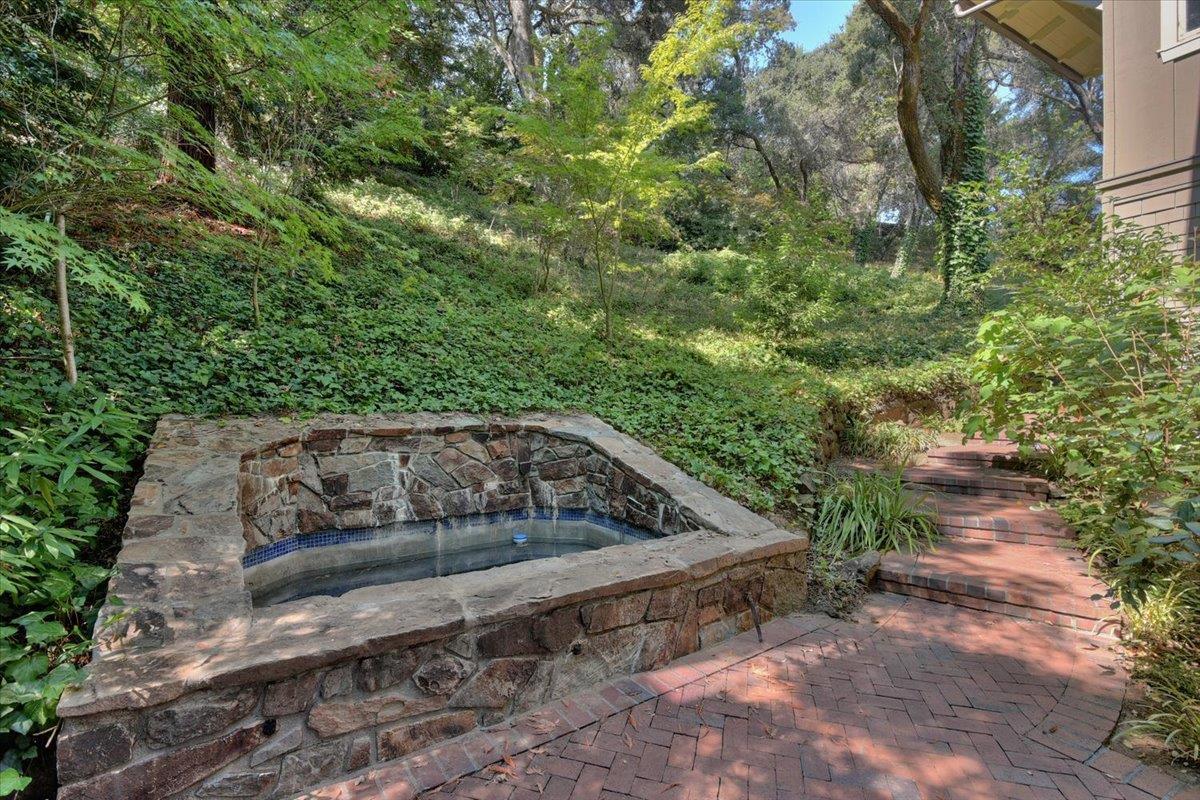 Detail Gallery Image 47 of 66 For 1077 Portola Rd, Portola Valley,  CA 94028 - 5 Beds | 3/1 Baths