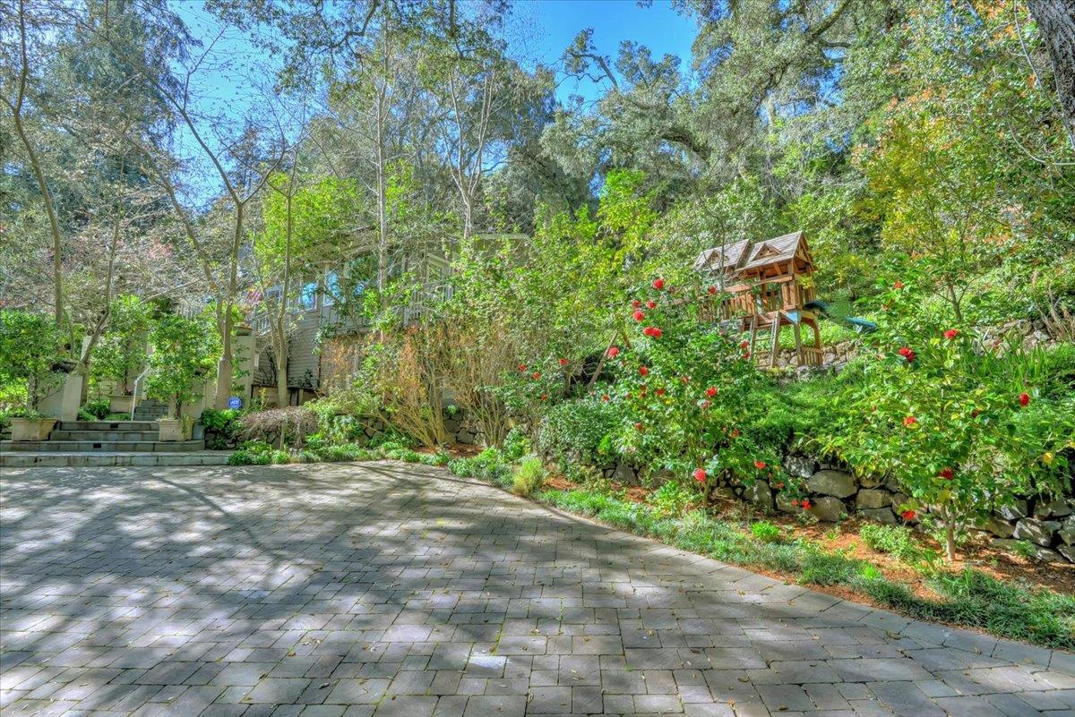 Detail Gallery Image 51 of 66 For 1077 Portola Rd, Portola Valley,  CA 94028 - 5 Beds | 3/1 Baths