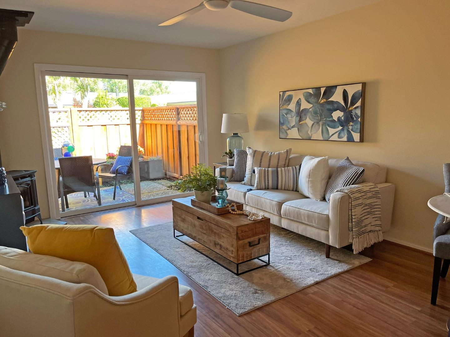 Detail Gallery Image 1 of 1 For 1863 Halterman Ave #D1,  Santa Cruz,  CA 95062 - 1 Beds | 1 Baths