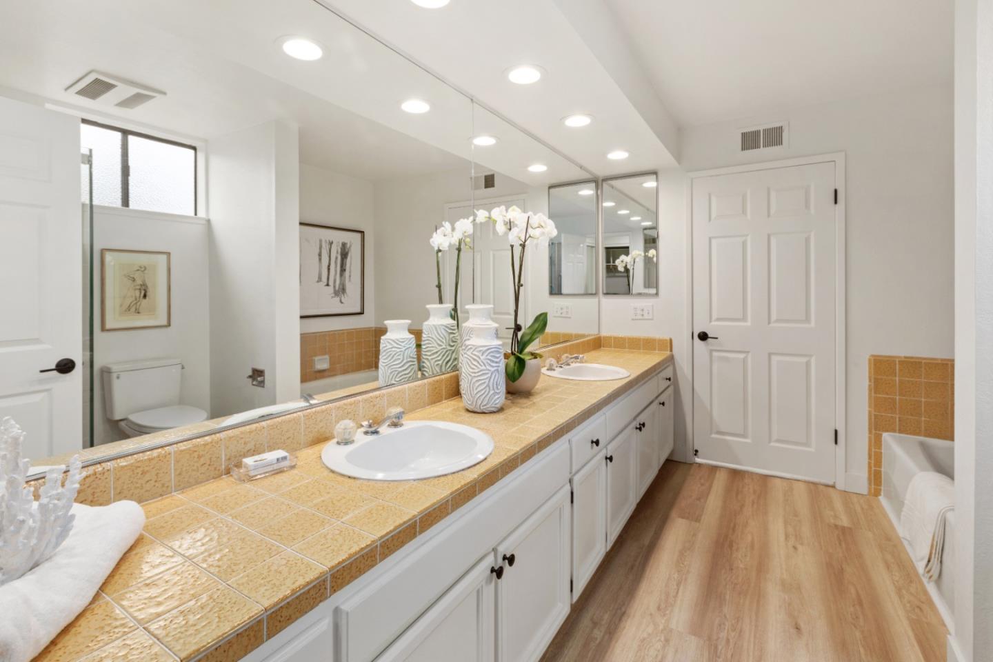 Detail Gallery Image 32 of 43 For 1230 Sharon Park Dr #58,  Menlo Park,  CA 94025 - 2 Beds | 2 Baths