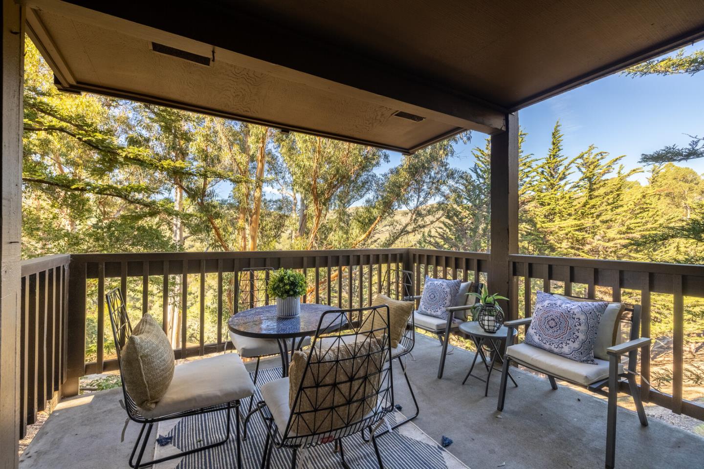 Detail Gallery Image 1 of 1 For 3335 Brittan Ave #5,  San Carlos,  CA 94070 - 3 Beds | 2 Baths