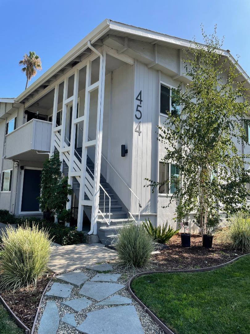 Detail Gallery Image 1 of 23 For 454 Doyle Rd #1,  San Jose,  CA 95129 - 2 Beds | 1 Baths