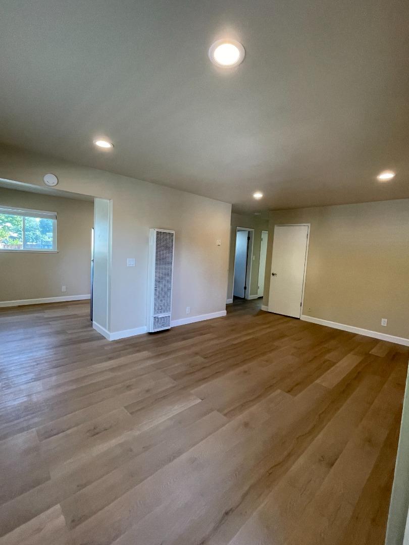 Detail Gallery Image 14 of 23 For 454 Doyle Rd #1,  San Jose,  CA 95129 - 2 Beds | 1 Baths