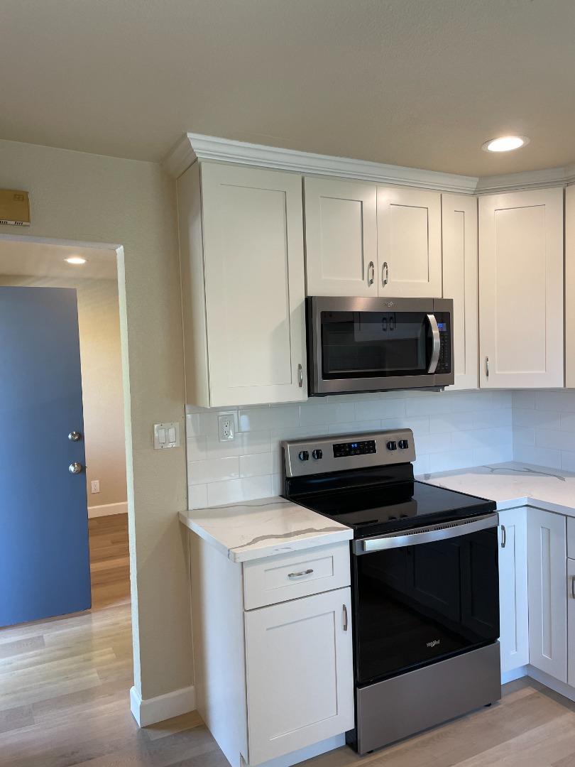 Detail Gallery Image 7 of 23 For 454 Doyle Rd #1,  San Jose,  CA 95129 - 2 Beds | 1 Baths