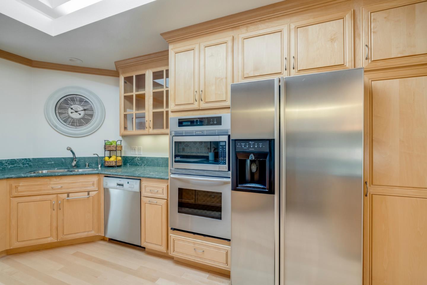Detail Gallery Image 18 of 52 For 1457 Bellevue Ave #13,  Burlingame,  CA 94010 - 2 Beds | 2 Baths