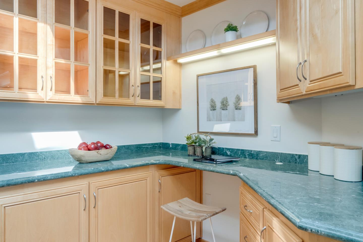 Detail Gallery Image 21 of 52 For 1457 Bellevue Ave #13,  Burlingame,  CA 94010 - 2 Beds | 2 Baths
