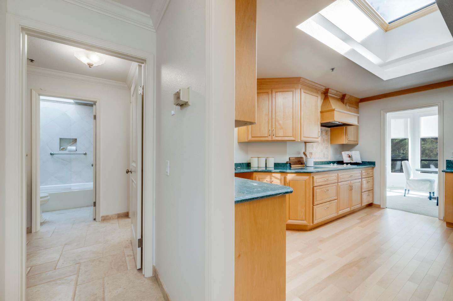 Detail Gallery Image 37 of 52 For 1457 Bellevue Ave #13,  Burlingame,  CA 94010 - 2 Beds | 2 Baths