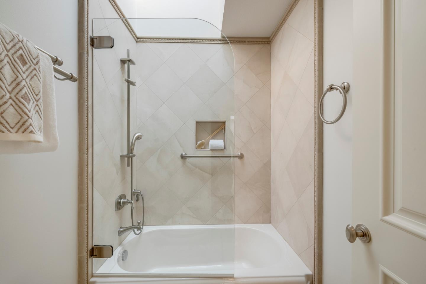 Detail Gallery Image 40 of 52 For 1457 Bellevue Ave #13,  Burlingame,  CA 94010 - 2 Beds | 2 Baths