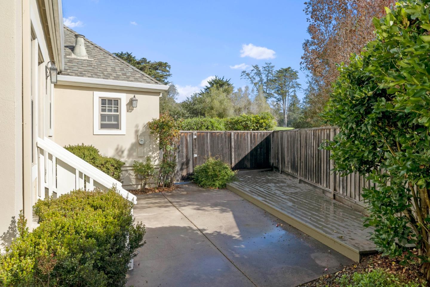 20 Pasatiempo Dr, Santa Cruz, CA 95060 3 Beds 2/1 Baths (Active