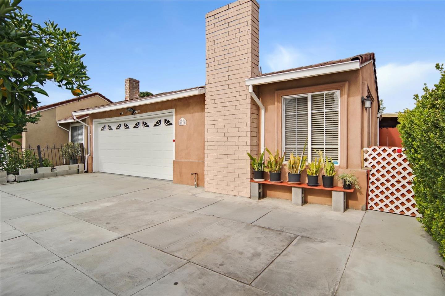 Detail Gallery Image 2 of 35 For 1135 Spiro Dr, San Jose,  CA 95116 - 3 Beds | 2 Baths