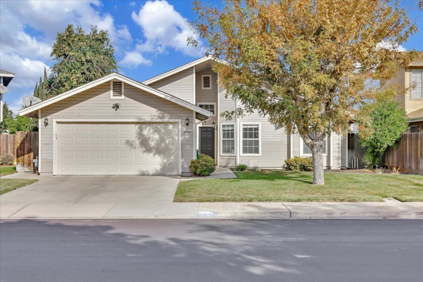 Detail Gallery Image 1 of 1 For 2161 Royal Wood Ln, Turlock,  CA 95380 - 3 Beds | 2 Baths