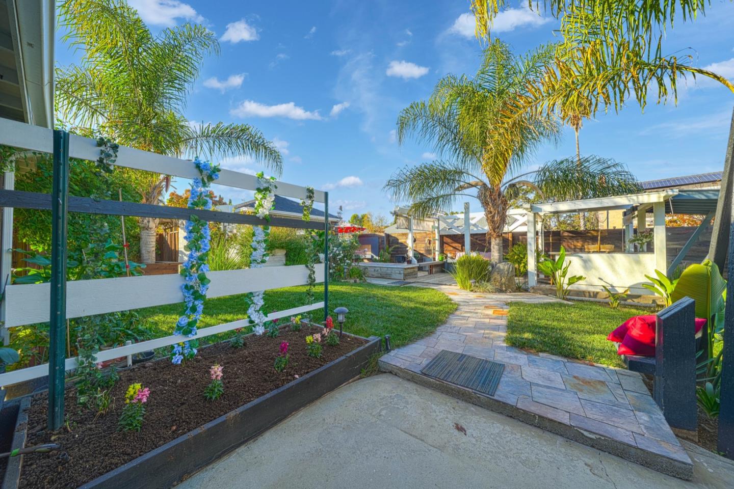 Front Image Thumbnail for ML81912412