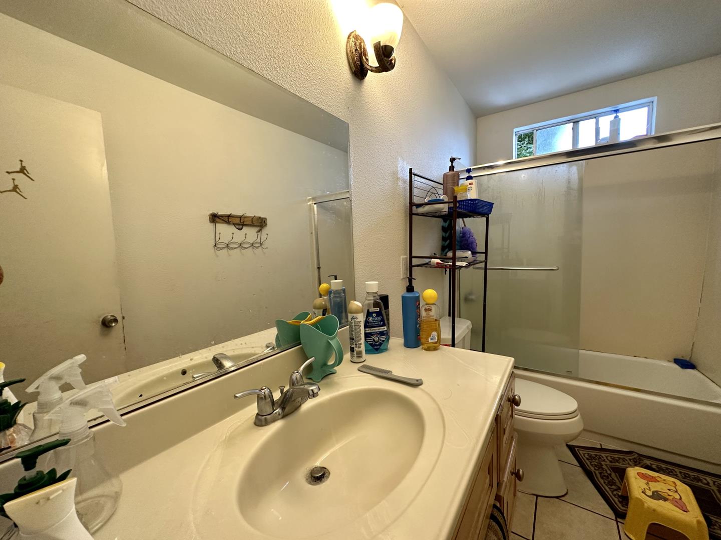 Detail Gallery Image 6 of 13 For 3818 Carrington St, Oakland,  CA 94601 - – Beds | – Baths