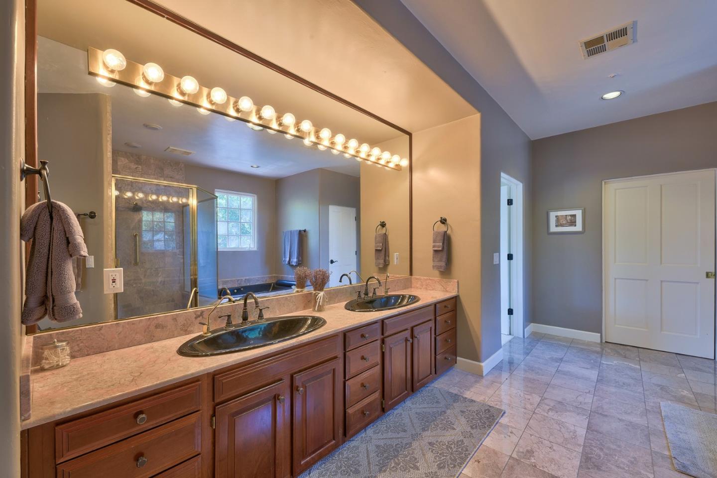 Detail Gallery Image 15 of 31 For 11538 Saddle Rd, Monterey,  CA 93940 - 5 Beds | 4/1 Baths