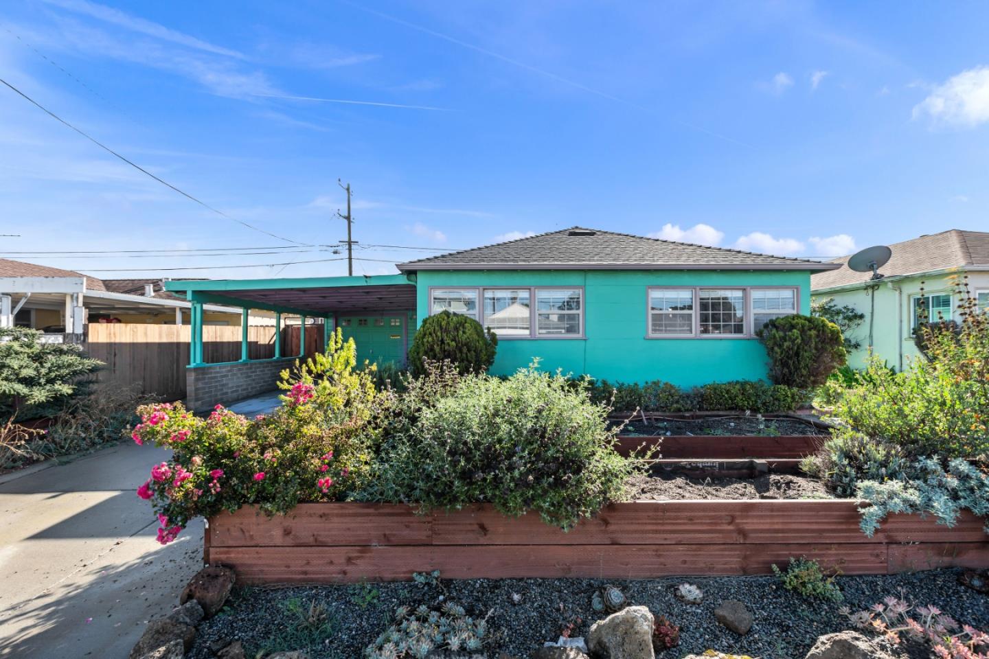 Detail Gallery Image 1 of 1 For 19 Los Flores Ave, South San Francisco,  CA 94080 - 3 Beds | 1 Baths