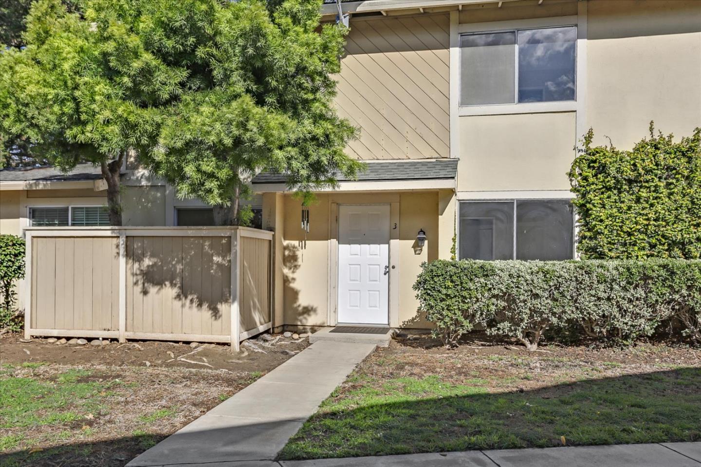 Detail Gallery Image 1 of 1 For 1811 Cherokee Dr #3,  Salinas,  CA 93906 - 3 Beds | 1/1 Baths