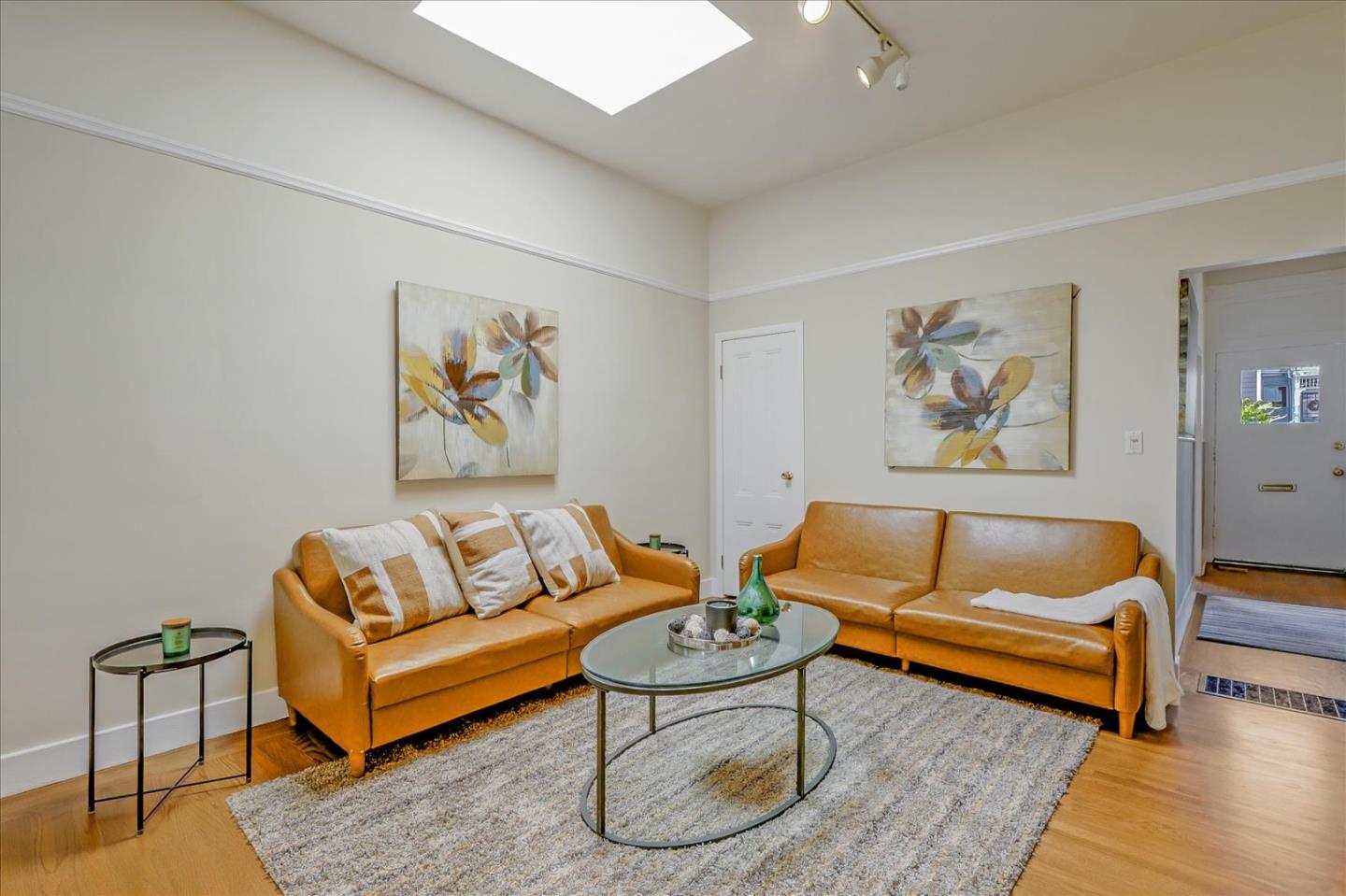 Detail Gallery Image 1 of 1 For 1609 Castro St, San Francisco,  CA 94114 - 3 Beds | 1 Baths