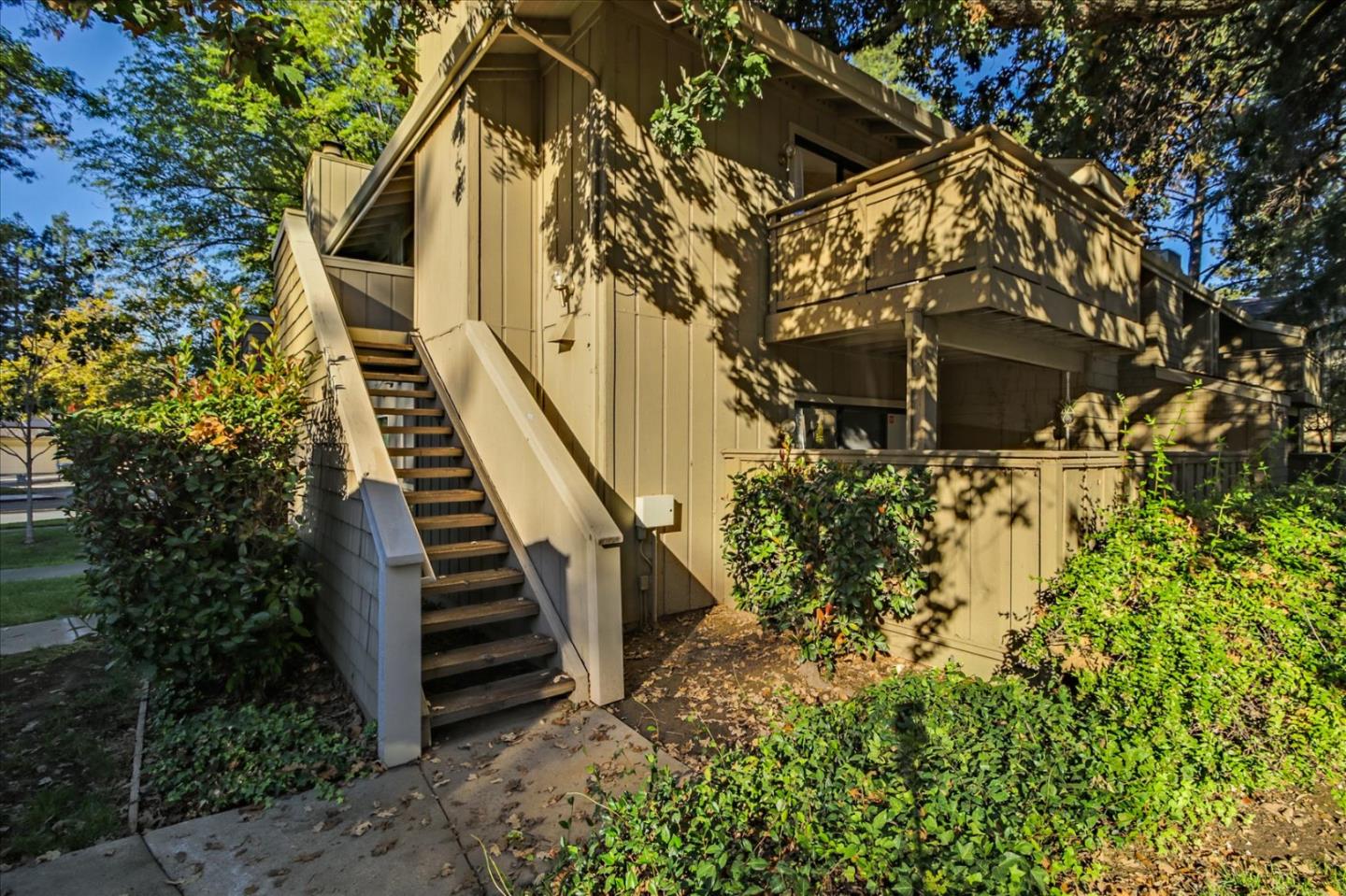 Detail Gallery Image 1 of 1 For 5688 Makati Cir #F,  San Jose,  CA 95123 - 2 Beds | 2 Baths