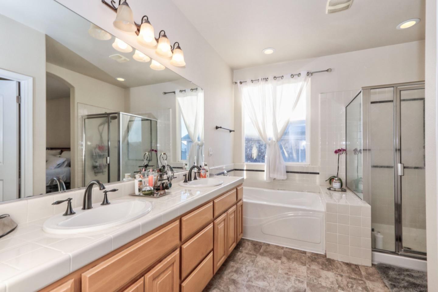 Detail Gallery Image 39 of 56 For 1546 Spoleto St, Salinas,  CA 93905 - 4 Beds | 3/1 Baths