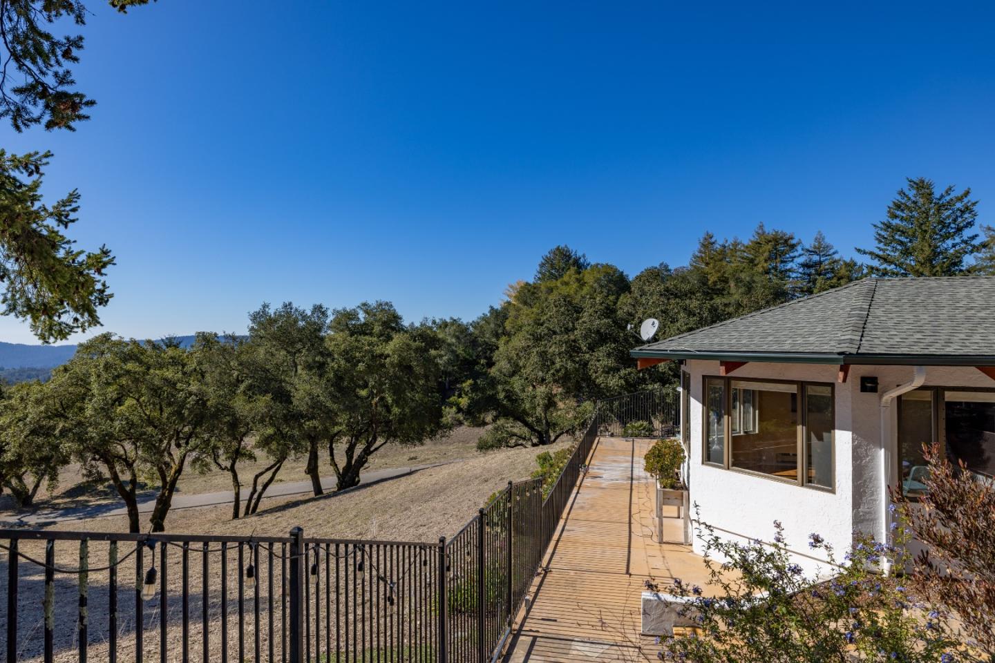 Detail Gallery Image 1 of 1 For 1390 Weston Ridge Rd, Scotts Valley,  CA 95066 - 4 Beds | 3/1 Baths