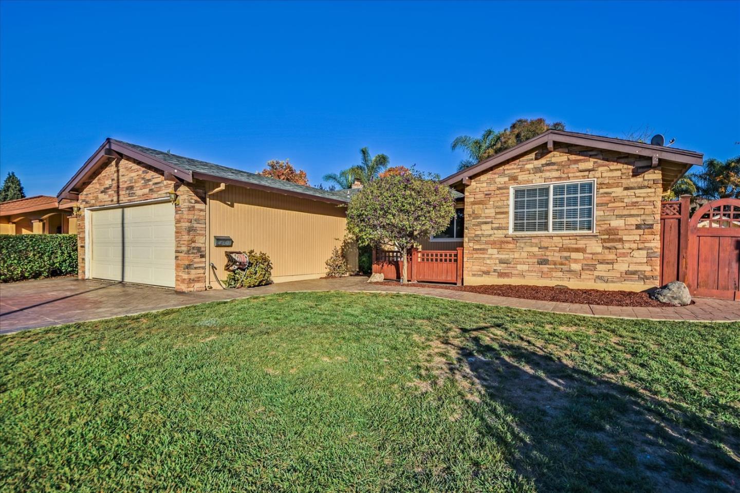 Detail Gallery Image 1 of 1 For 5896 Erskine Ct, San Jose,  CA 95123 - 4 Beds | 2 Baths