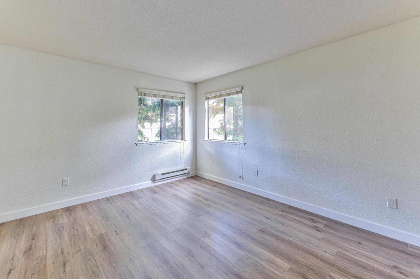 Detail Gallery Image 16 of 35 For 300 Glenwood Cir #154,  Monterey,  CA 93940 - 2 Beds | 1 Baths