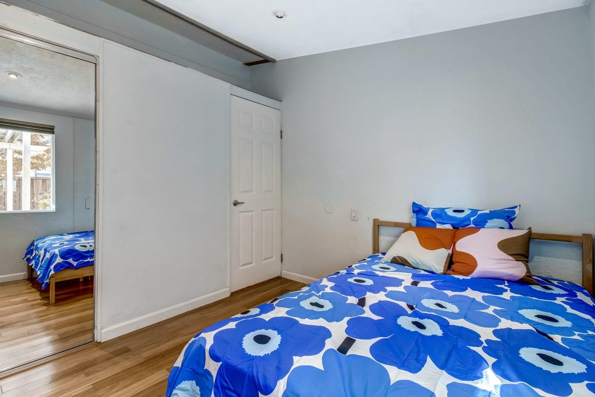 Detail Gallery Image 13 of 15 For 10390 Sterling Blvd, Cupertino,  CA 95014 - 3 Beds | 2 Baths