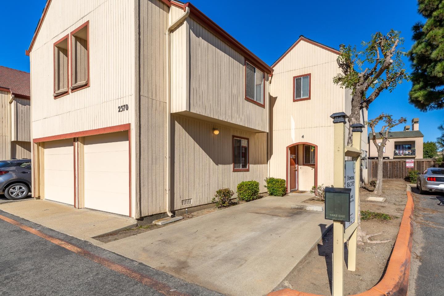 Detail Gallery Image 1 of 1 For 2370 N Main St #4,  Salinas,  CA 93906 - 2 Beds | 2 Baths
