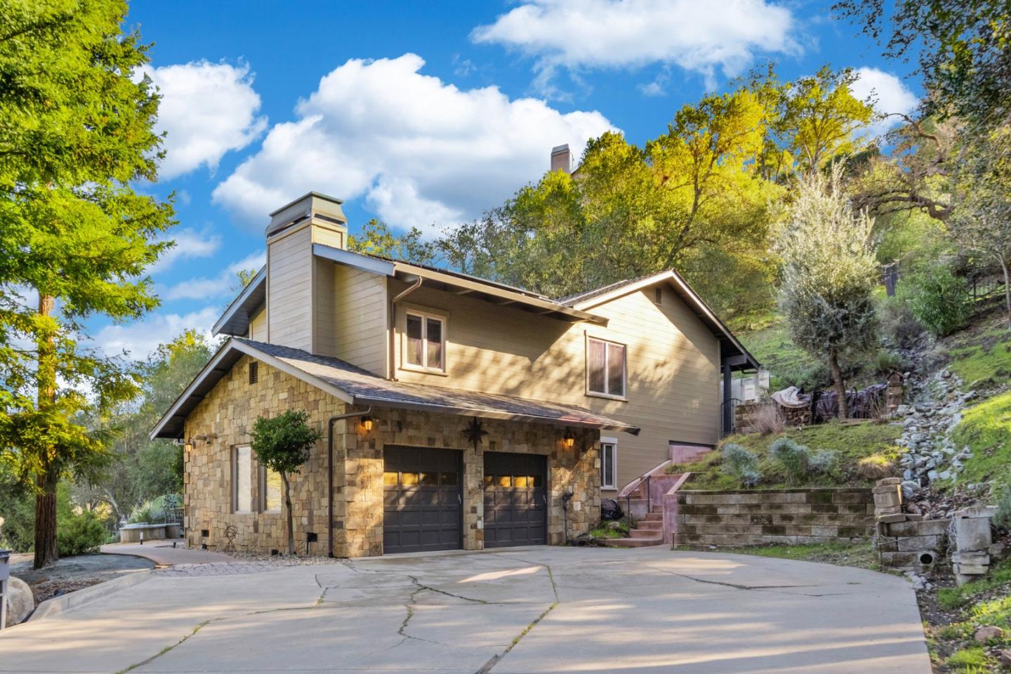 2984 Holiday Ct, Hill, CA 95037 4 Beds 2/1 Baths (Sold