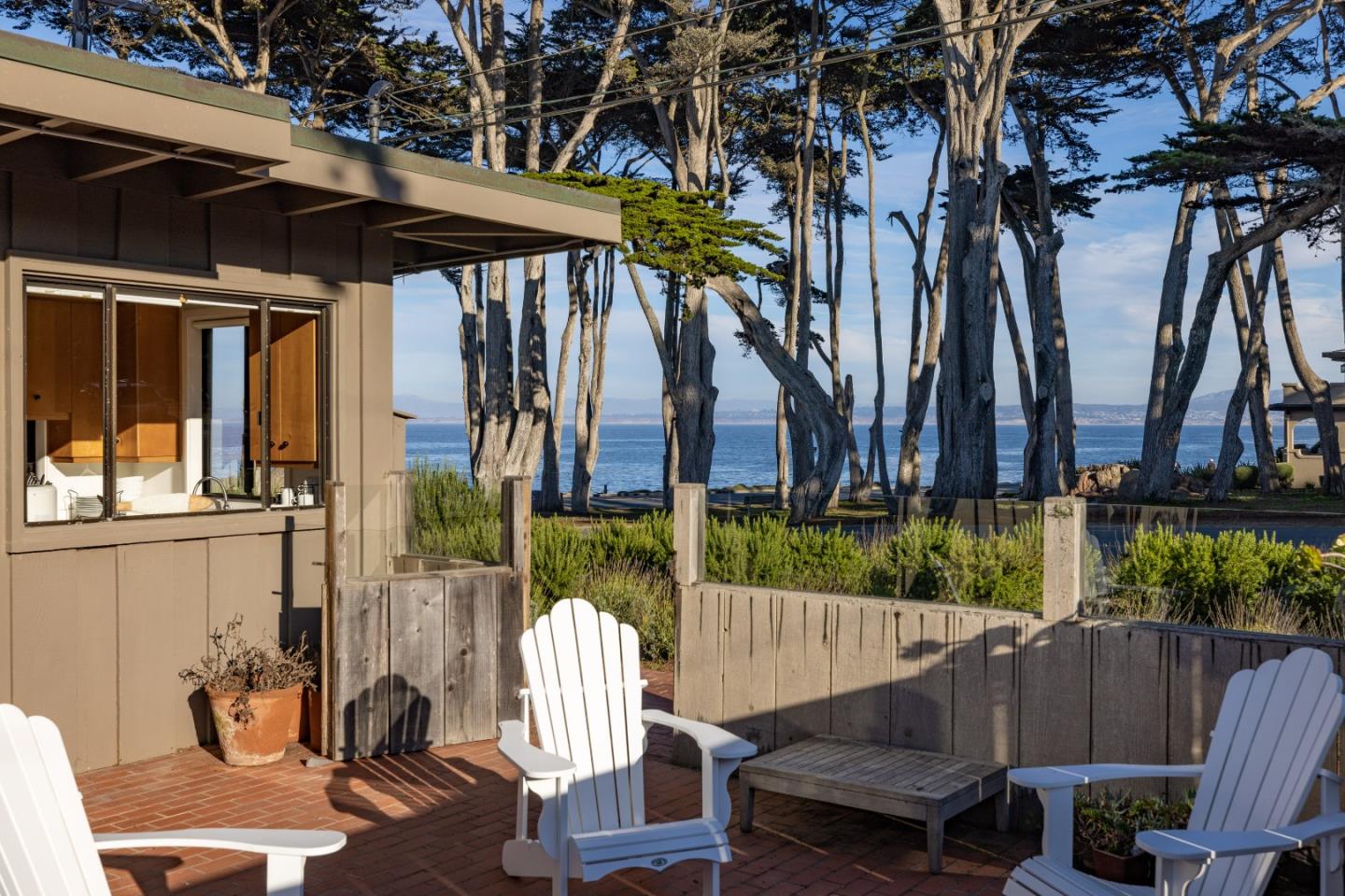 Detail Gallery Image 2 of 41 For 10 Esplanade St, Pacific Grove,  CA 93950 - 4 Beds | 2 Baths