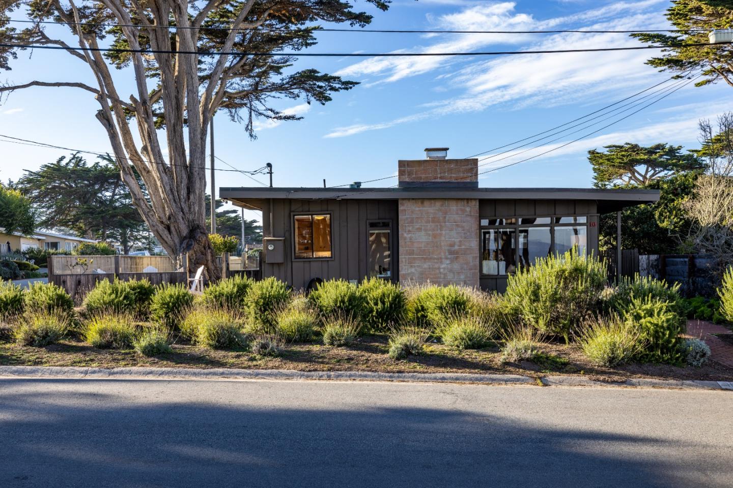 Detail Gallery Image 29 of 41 For 10 Esplanade St, Pacific Grove,  CA 93950 - 4 Beds | 2 Baths