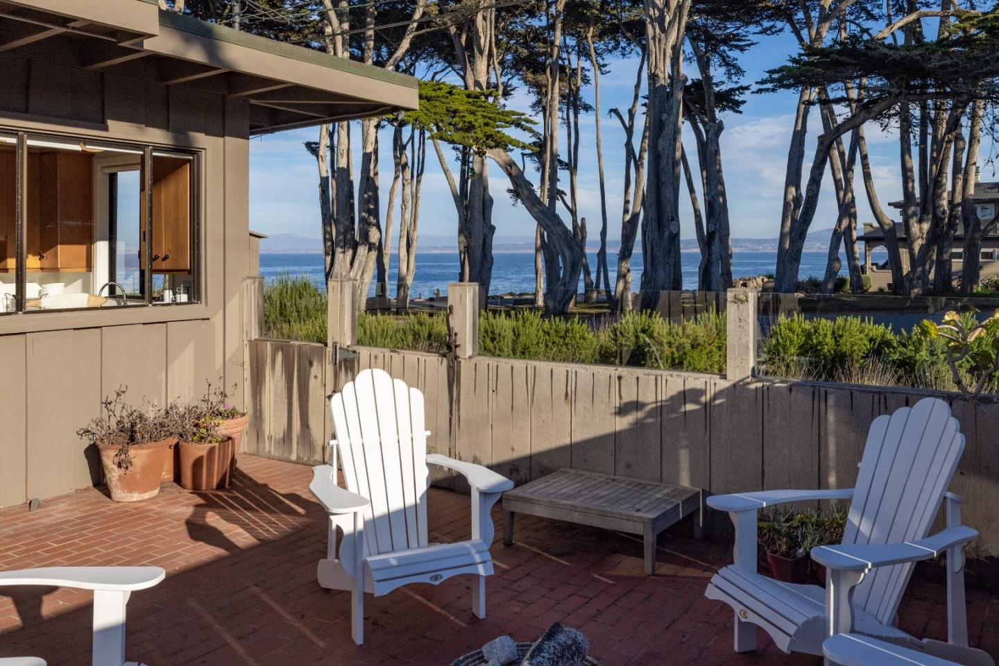 Detail Gallery Image 33 of 41 For 10 Esplanade St, Pacific Grove,  CA 93950 - 4 Beds | 2 Baths