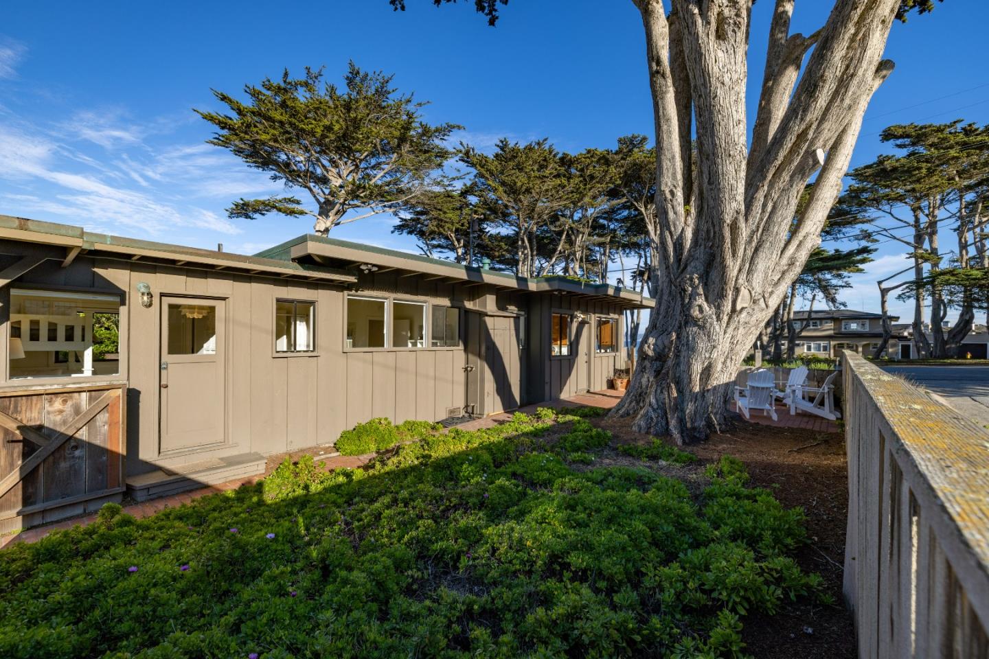 Detail Gallery Image 37 of 41 For 10 Esplanade St, Pacific Grove,  CA 93950 - 4 Beds | 2 Baths