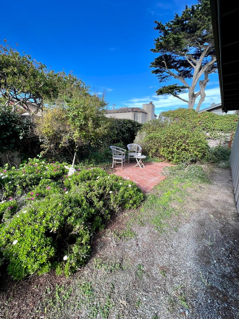 Detail Gallery Image 40 of 41 For 10 Esplanade St, Pacific Grove,  CA 93950 - 4 Beds | 2 Baths