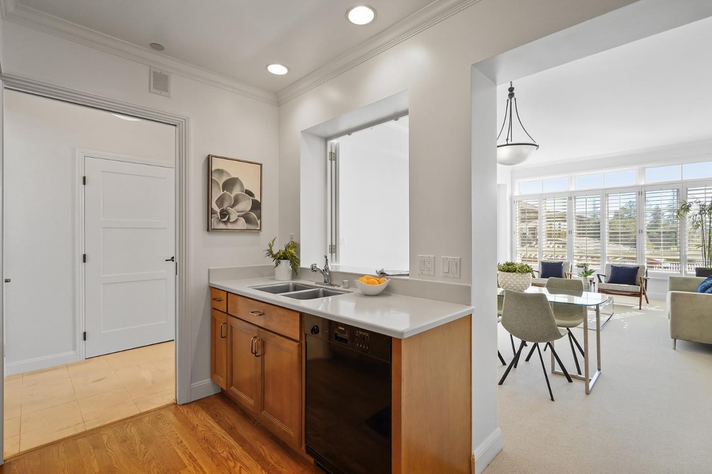 Detail Gallery Image 18 of 35 For 555 Byron St #410,  Palo Alto,  CA 94301 - 3 Beds | 2 Baths