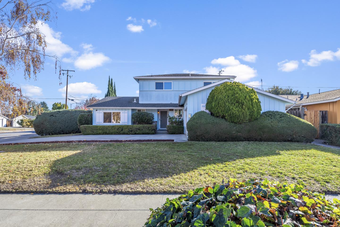 Detail Gallery Image 1 of 1 For 712 Live Oak Way, San Jose,  CA 95129 - 5 Beds | 2 Baths