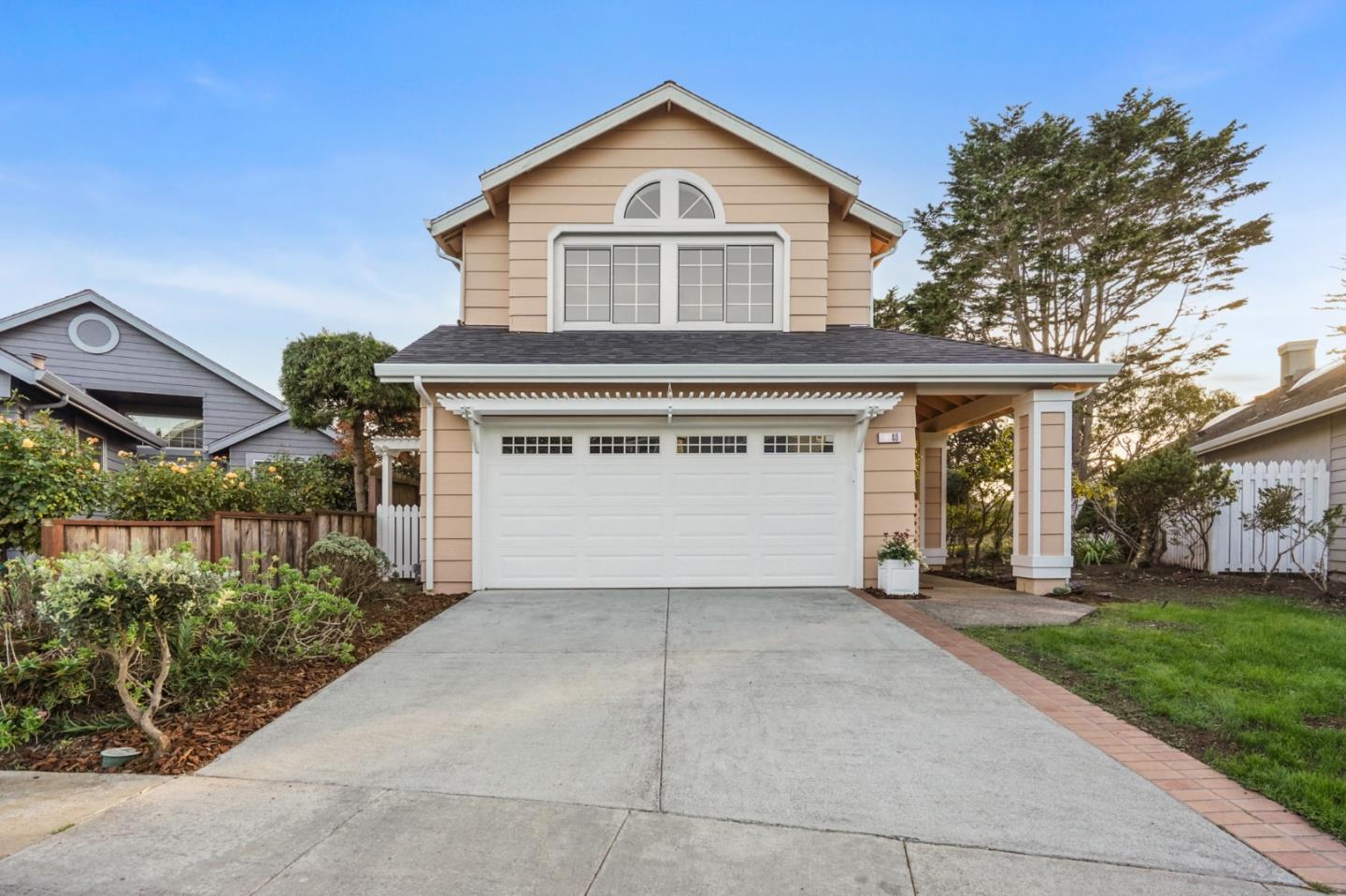 Detail Gallery Image 1 of 1 For 40 Pembroke Ct, Half Moon Bay,  CA 94019 - 3 Beds | 2/1 Baths