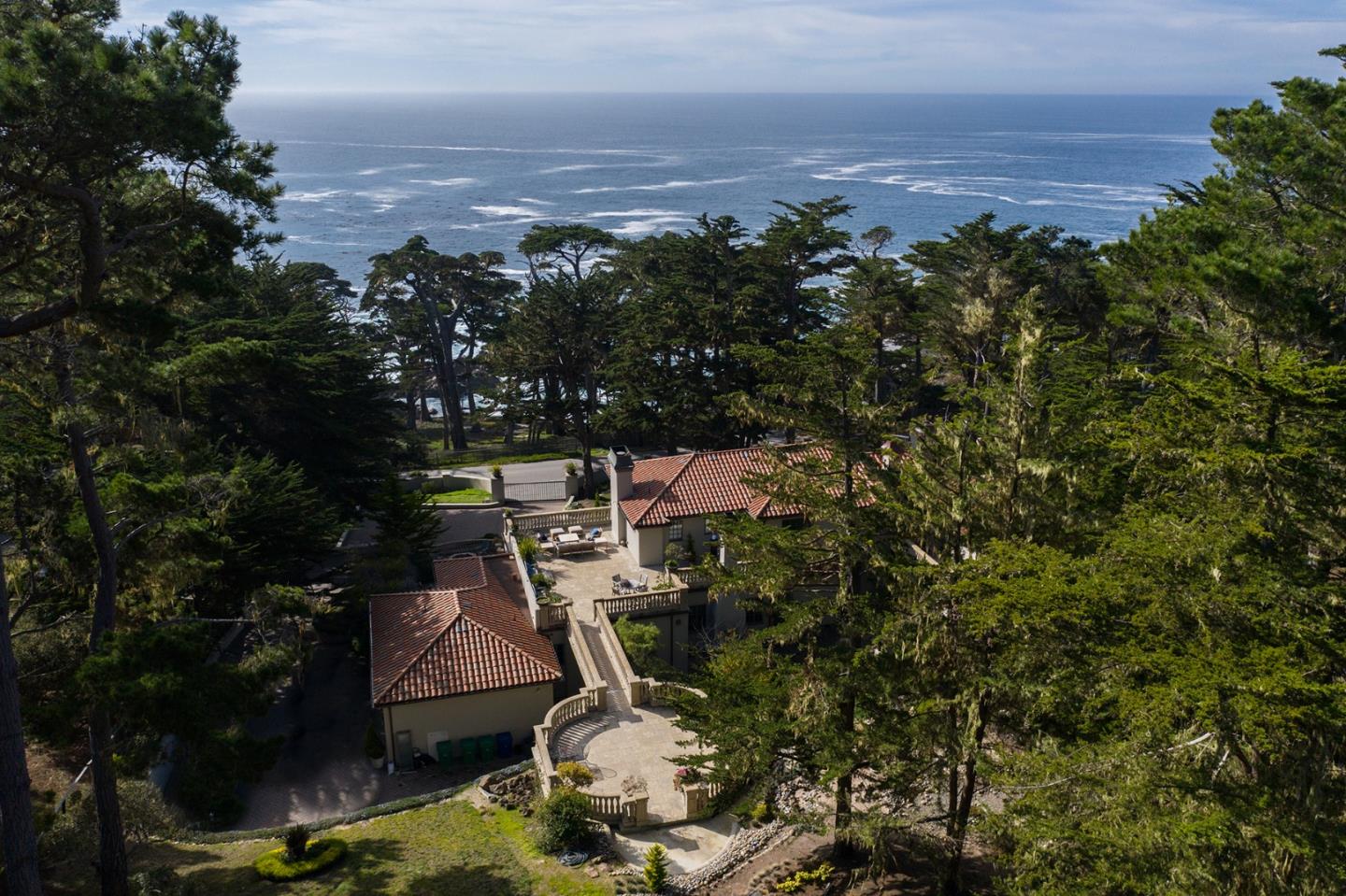 Detail Gallery Image 6 of 45 For 3225 17 Mile Dr, Pebble Beach,  CA 93953 - 4 Beds | 4/2 Baths