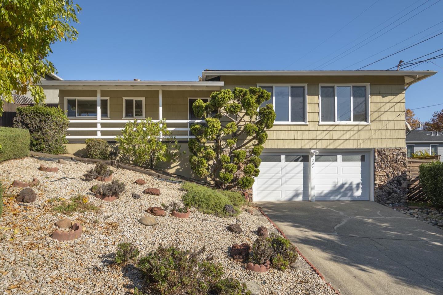 Detail Gallery Image 1 of 1 For 1227 Ladera Way, Belmont,  CA 94002 - 3 Beds | 2 Baths
