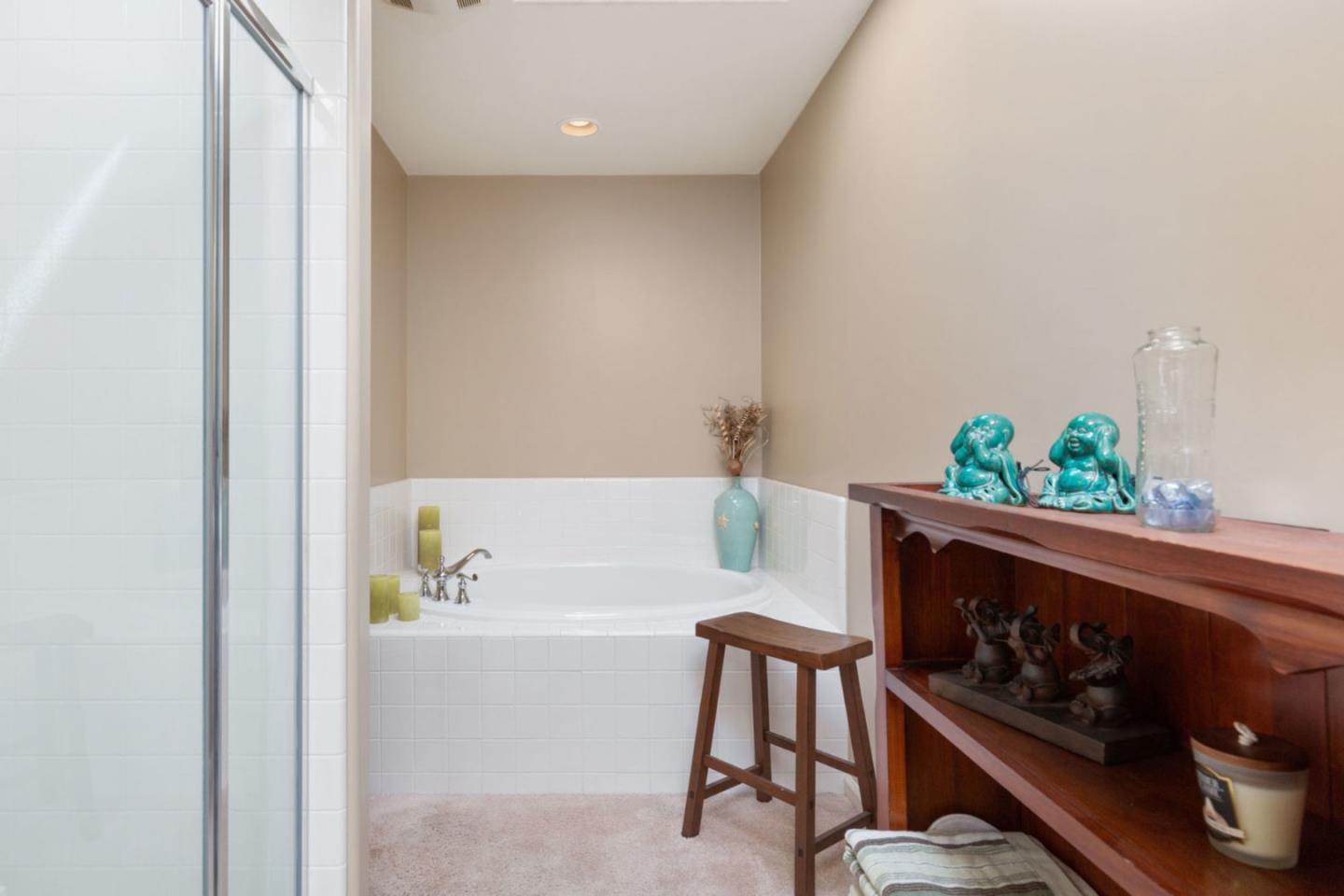 Detail Gallery Image 14 of 28 For 212 Montclair Ln, Salinas,  CA 93906 - 3 Beds | 2/1 Baths