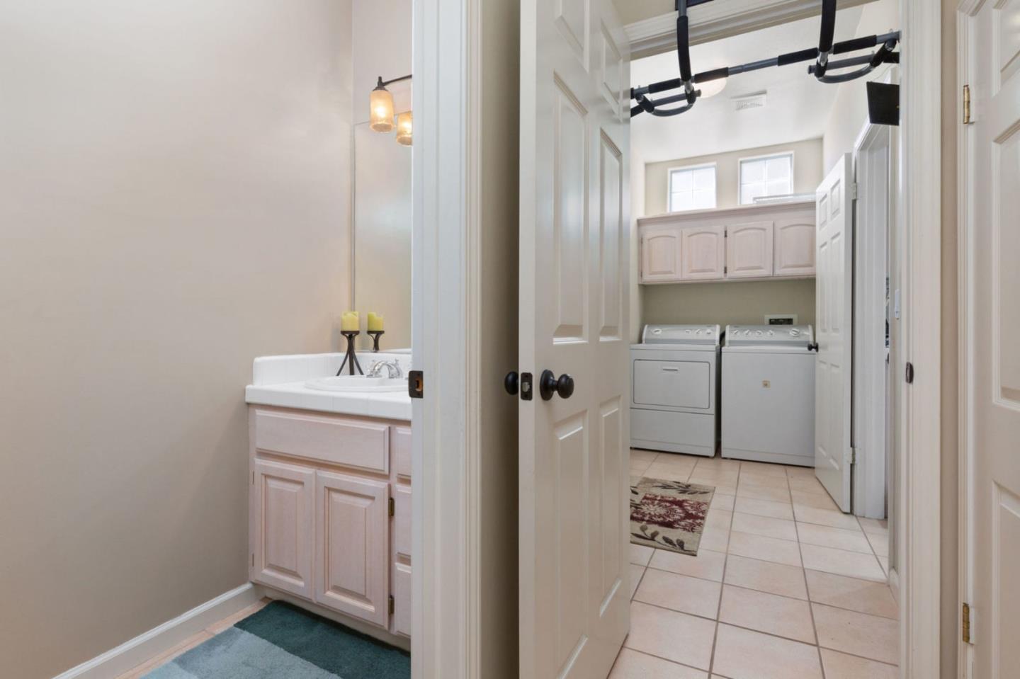 Detail Gallery Image 17 of 28 For 212 Montclair Ln, Salinas,  CA 93906 - 3 Beds | 2/1 Baths