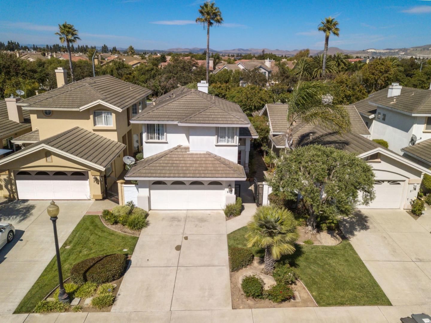 Detail Gallery Image 2 of 28 For 212 Montclair Ln, Salinas,  CA 93906 - 3 Beds | 2/1 Baths