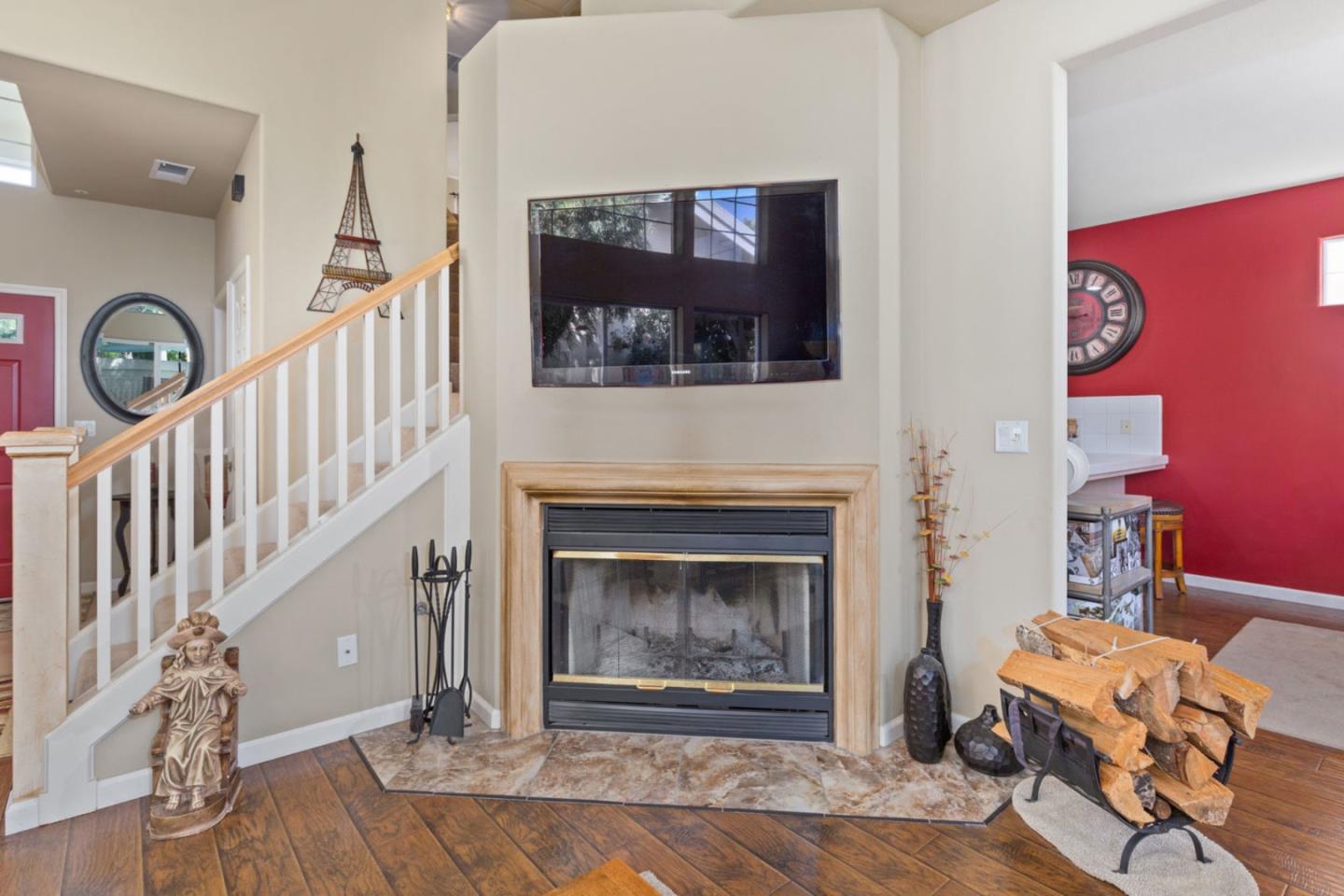 Detail Gallery Image 6 of 28 For 212 Montclair Ln, Salinas,  CA 93906 - 3 Beds | 2/1 Baths